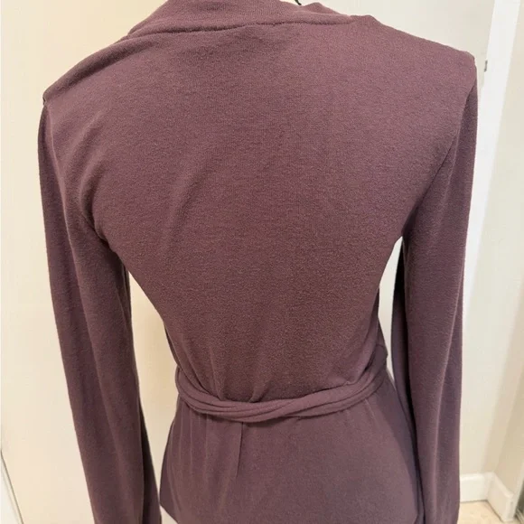Chic Mauve Wrap Top by Contemporaine par Simons - Picture 3 of 12